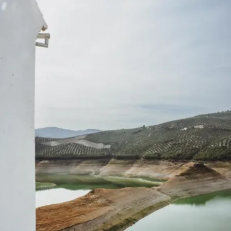 Lake Room Iznajar 홈스테이